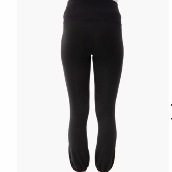 Black Jenner Jogger Legging
POMANDER PLACE - Picture 5 of 8